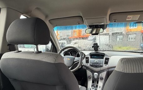 Chevrolet Cruze II, 2010 год, 680 000 рублей, 6 фотография
