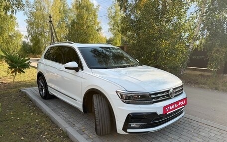 Volkswagen Tiguan II, 2018 год, 2 450 000 рублей, 2 фотография