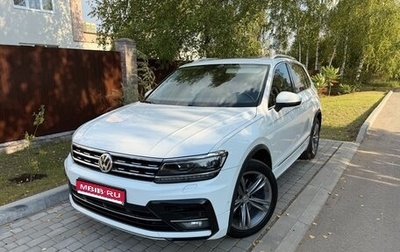 Volkswagen Tiguan II, 2018 год, 2 450 000 рублей, 1 фотография