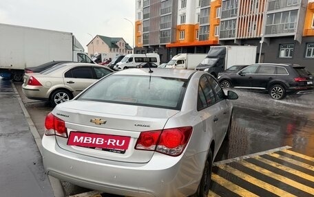Chevrolet Cruze II, 2010 год, 680 000 рублей, 2 фотография