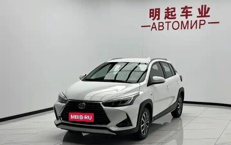 Toyota Yaris, 2022 год, 1 350 000 рублей, 1 фотография