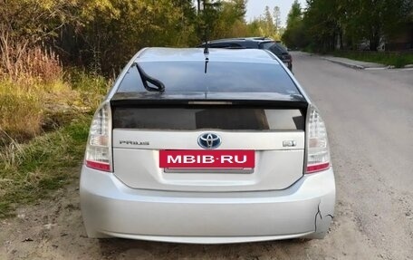 Toyota Prius, 2010 год, 820 000 рублей, 4 фотография