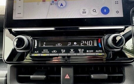 Toyota Sienta, 2023 год, 1 315 000 рублей, 13 фотография