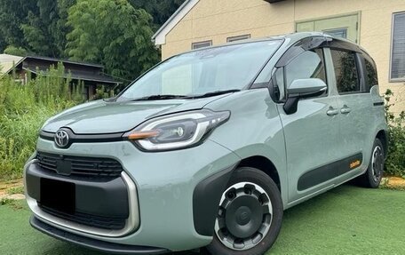 Toyota Sienta, 2023 год, 1 315 000 рублей, 1 фотография