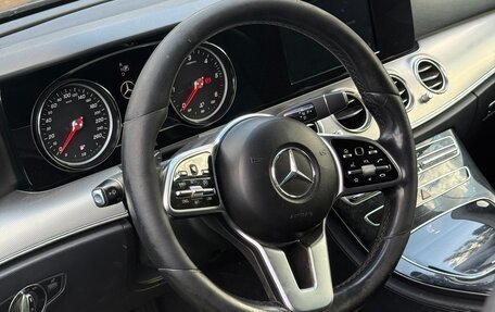 Mercedes-Benz E-Класс, 2019 год, 1 750 000 рублей, 5 фотография