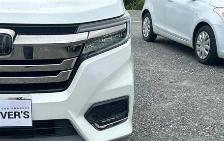 Honda Stepwgn IV, 2018 год, 1 850 000 рублей, 3 фотография