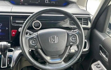 Honda Stepwgn IV, 2018 год, 1 850 000 рублей, 9 фотография