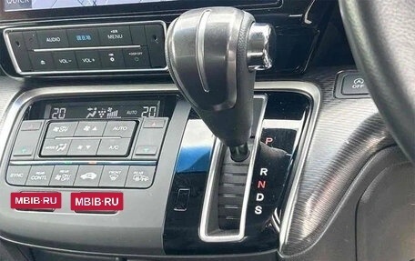 Honda Stepwgn IV, 2018 год, 1 850 000 рублей, 10 фотография