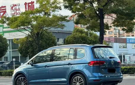 Volkswagen Touran III, 2018 год, 1 429 222 рублей, 4 фотография