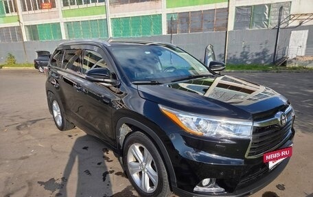 Toyota Highlander III, 2015 год, 3 000 000 рублей, 2 фотография