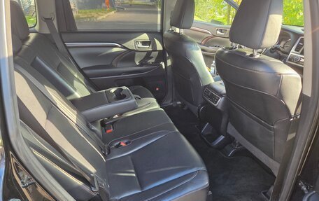 Toyota Highlander III, 2015 год, 3 000 000 рублей, 9 фотография
