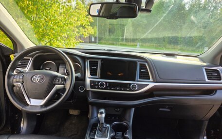 Toyota Highlander III, 2015 год, 3 000 000 рублей, 8 фотография