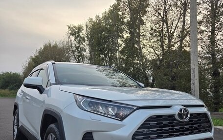Toyota RAV4, 2019 год, 3 490 000 рублей, 5 фотография