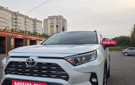 Toyota RAV4, 2019 год, 3 490 000 рублей, 6 фотография
