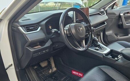 Toyota RAV4, 2019 год, 3 490 000 рублей, 11 фотография