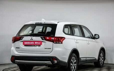 Mitsubishi Outlander III рестайлинг 3, 2017 год, 1 596 777 рублей, 5 фотография