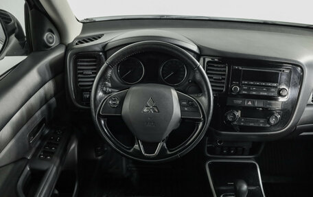 Mitsubishi Outlander III рестайлинг 3, 2017 год, 1 596 777 рублей, 11 фотография