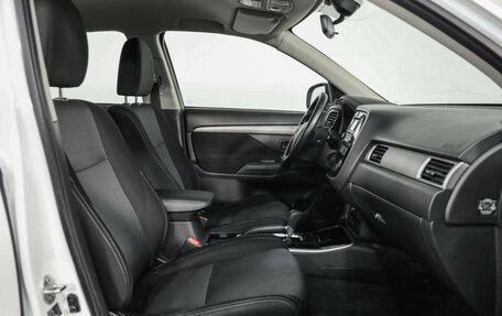 Mitsubishi Outlander III рестайлинг 3, 2017 год, 1 596 777 рублей, 20 фотография