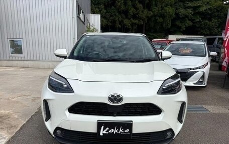 Toyota Yaris Cross, 2022 год, 1 290 000 рублей, 3 фотография