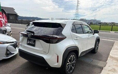 Toyota Yaris Cross, 2022 год, 1 290 000 рублей, 5 фотография