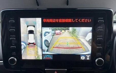 Toyota Yaris Cross, 2022 год, 1 290 000 рублей, 16 фотография