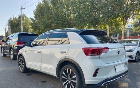 Volkswagen T-Roc I, 2023 год, 1 550 000 рублей, 4 фотография