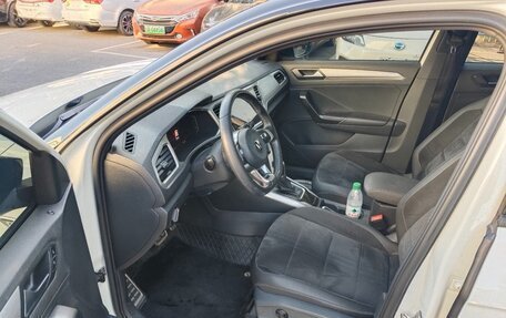 Volkswagen T-Roc I, 2023 год, 1 550 000 рублей, 6 фотография