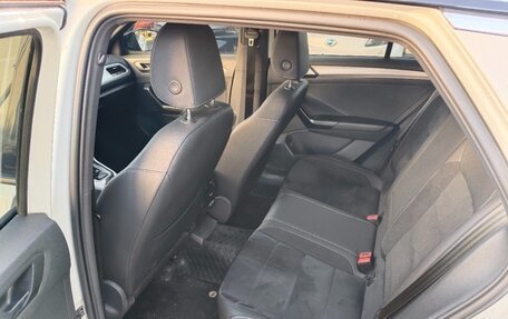 Volkswagen T-Roc I, 2023 год, 1 550 000 рублей, 8 фотография