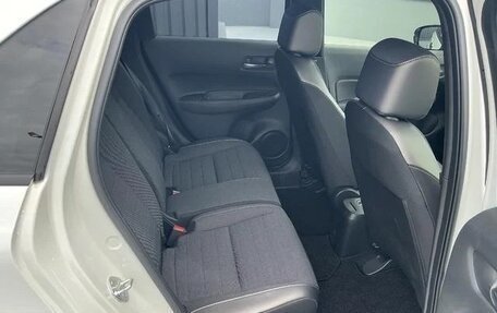Honda Fit, 2023 год, 1 500 000 рублей, 16 фотография