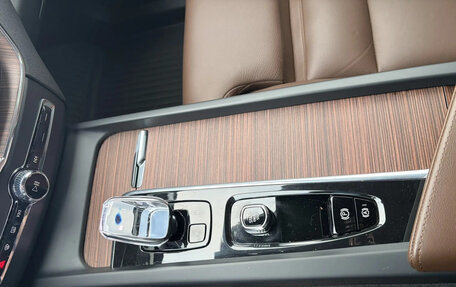 Volvo XC60 II, 2023 год, 4 900 000 рублей, 13 фотография