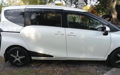 Toyota Sienta II, 2020 год, 1 555 000 рублей, 4 фотография