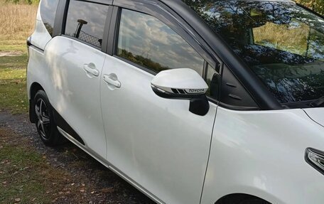 Toyota Sienta II, 2020 год, 1 555 000 рублей, 8 фотография