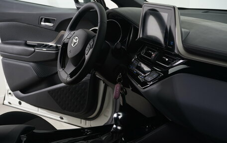 Toyota C-HR I рестайлинг, 2018 год, 1 895 000 рублей, 16 фотография