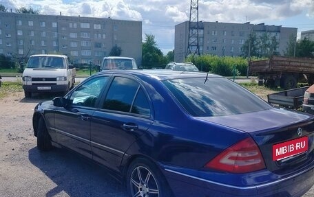 Mercedes-Benz C-Класс, 2003 год, 420 000 рублей, 3 фотография