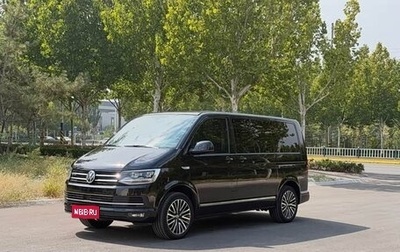 Volkswagen Multivan T6 рестайлинг, 2019 год, 7 350 000 рублей, 1 фотография
