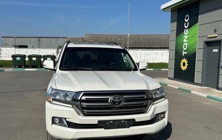 Toyota Land Cruiser 200, 2016 год, 4 000 000 рублей, 1 фотография