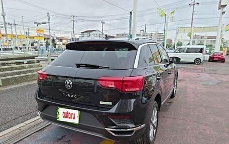 Volkswagen T-Roc I, 2022 год, 1 290 000 рублей, 2 фотография