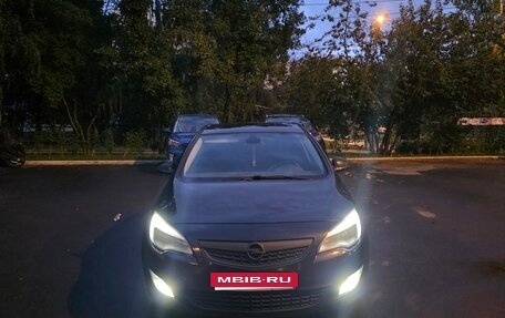 Opel Astra J, 2011 год, 515 000 рублей, 3 фотография