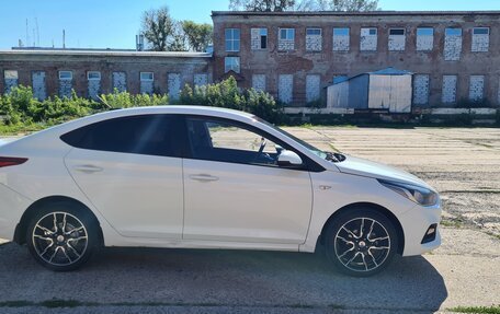 Hyundai Solaris II рестайлинг, 2017 год, 799 000 рублей, 5 фотография