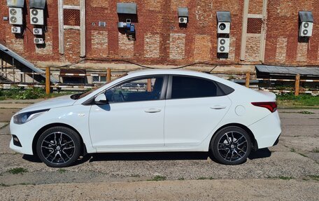 Hyundai Solaris II рестайлинг, 2017 год, 799 000 рублей, 2 фотография