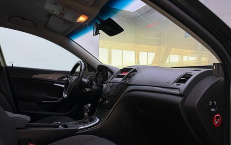 Opel Insignia II рестайлинг, 2010 год, 680 000 рублей, 13 фотография