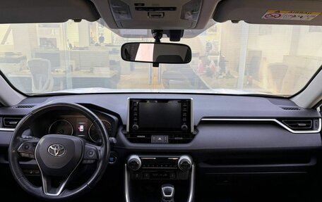 Toyota RAV4, 2019 год, 3 799 000 рублей, 17 фотография