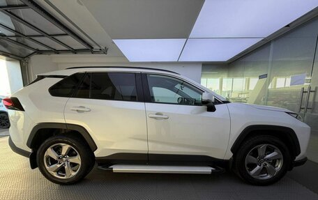 Toyota RAV4, 2019 год, 3 799 000 рублей, 5 фотография