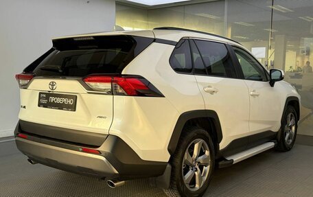 Toyota RAV4, 2019 год, 3 799 000 рублей, 6 фотография