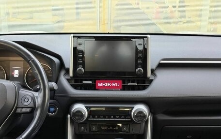 Toyota RAV4, 2019 год, 3 799 000 рублей, 18 фотография