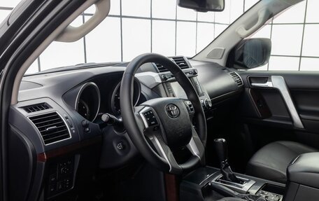 Toyota Land Cruiser Prado 150 рестайлинг 2, 2014 год, 3 149 000 рублей, 9 фотография