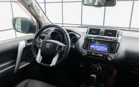 Toyota Land Cruiser Prado 150 рестайлинг 2, 2014 год, 3 149 000 рублей, 11 фотография