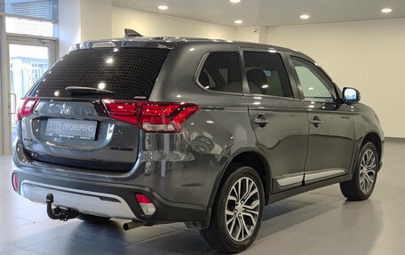 Mitsubishi Outlander III рестайлинг 3, 2019 год, 1 700 000 рублей, 5 фотография