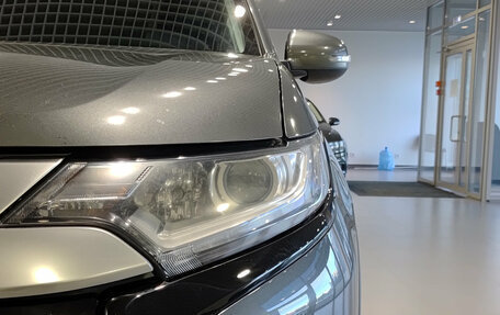 Mitsubishi Outlander III рестайлинг 3, 2019 год, 1 700 000 рублей, 17 фотография