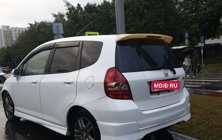 Honda Fit III, 2001 год, 150 000 рублей, 2 фотография
